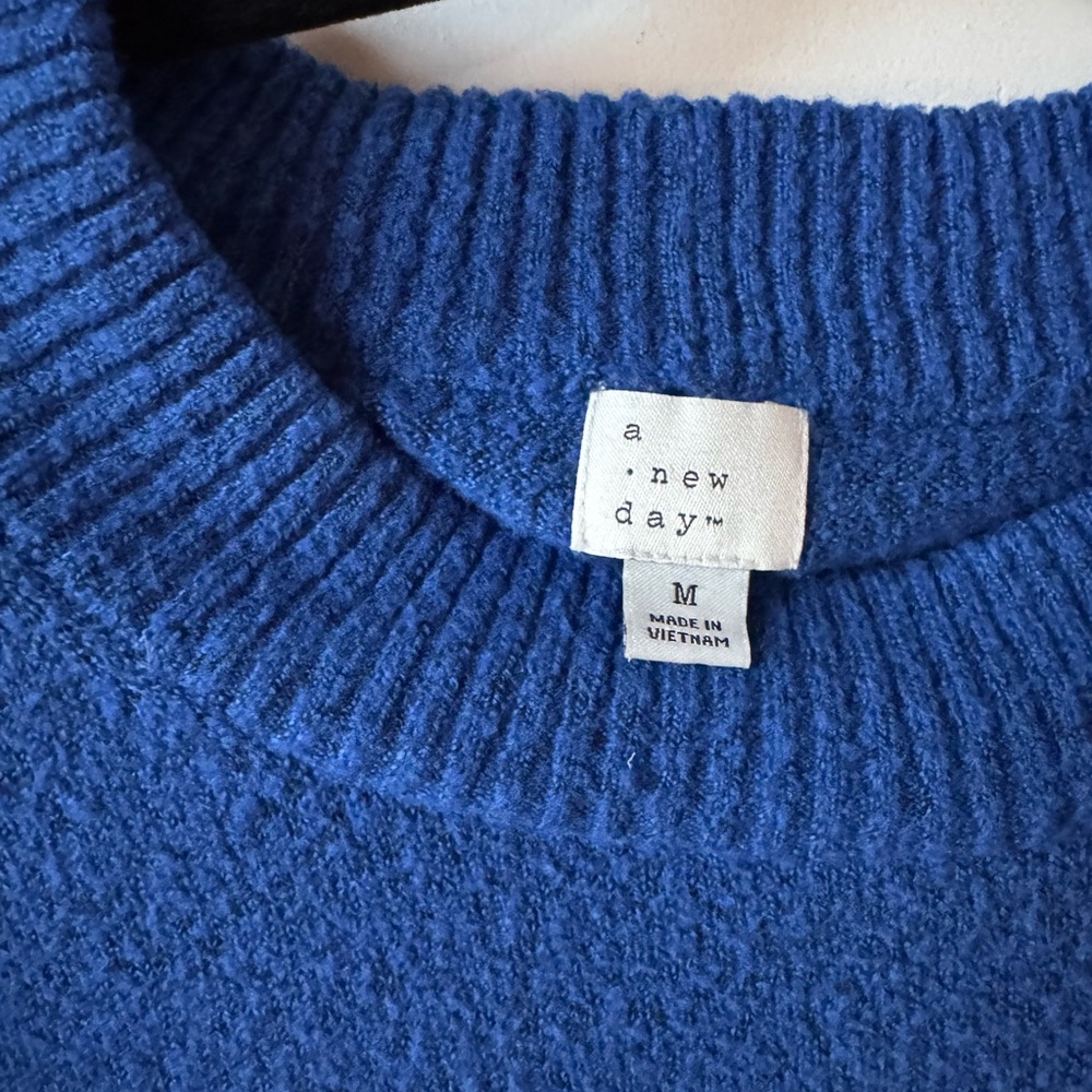 Sweater - Medium - Picture 3 of 3